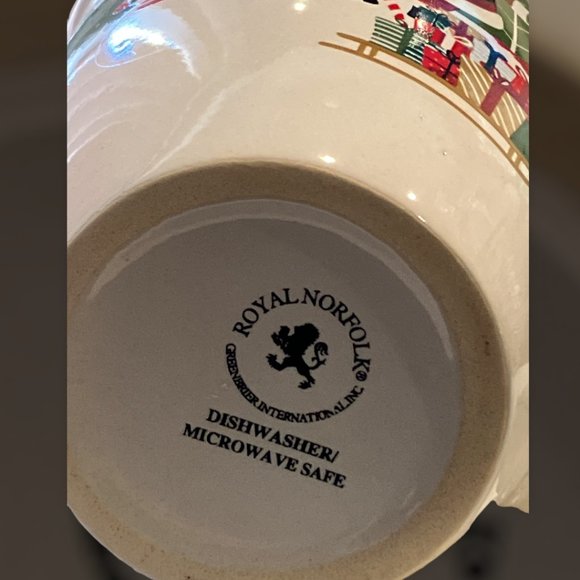 Santa's Toy Sled & Snowman Christmas Hot Chocolate Coffee Mug Ho Ho Ho Pre-Owned - Picture 6 of 12